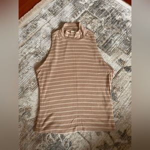 Short turtle neck tank top ✨